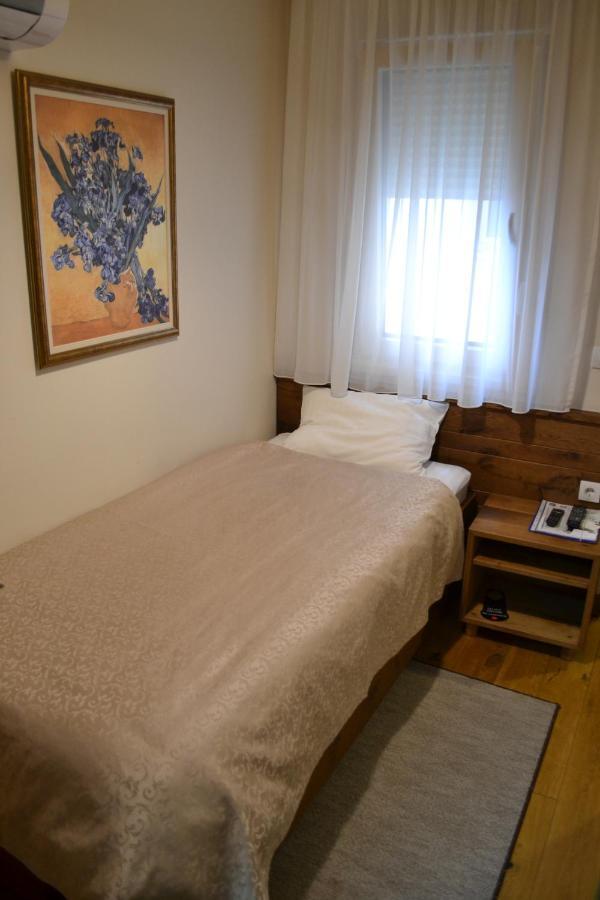 B&B Villa Panuka Pancevo Ngoại thất bức ảnh